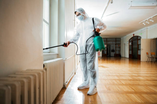 Best Exterminator Services  in Lake Crystal, MN